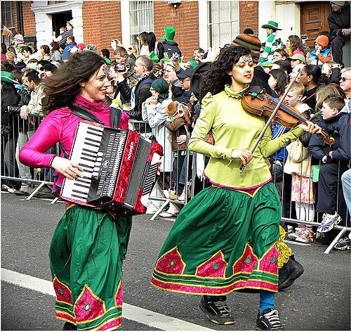 Women playing violin in the Dublin St. Patrick's Day Parade