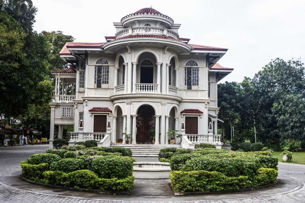 Molo Mansion