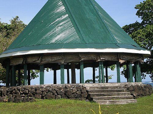 Samoan meeting house, Lelepa village, Savaiʻi (2009). Samoan architecture dictates seating positions for chiefs and orators according to rank.