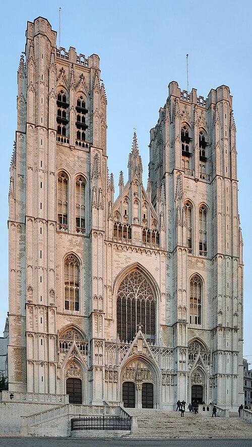 Gothic grandeur in the heart of the city