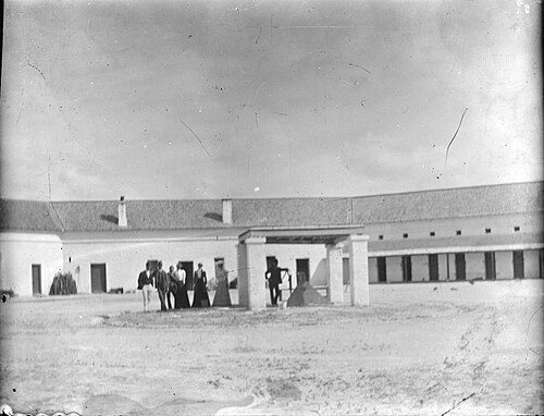 Visitors to the "Quod", early 1900s