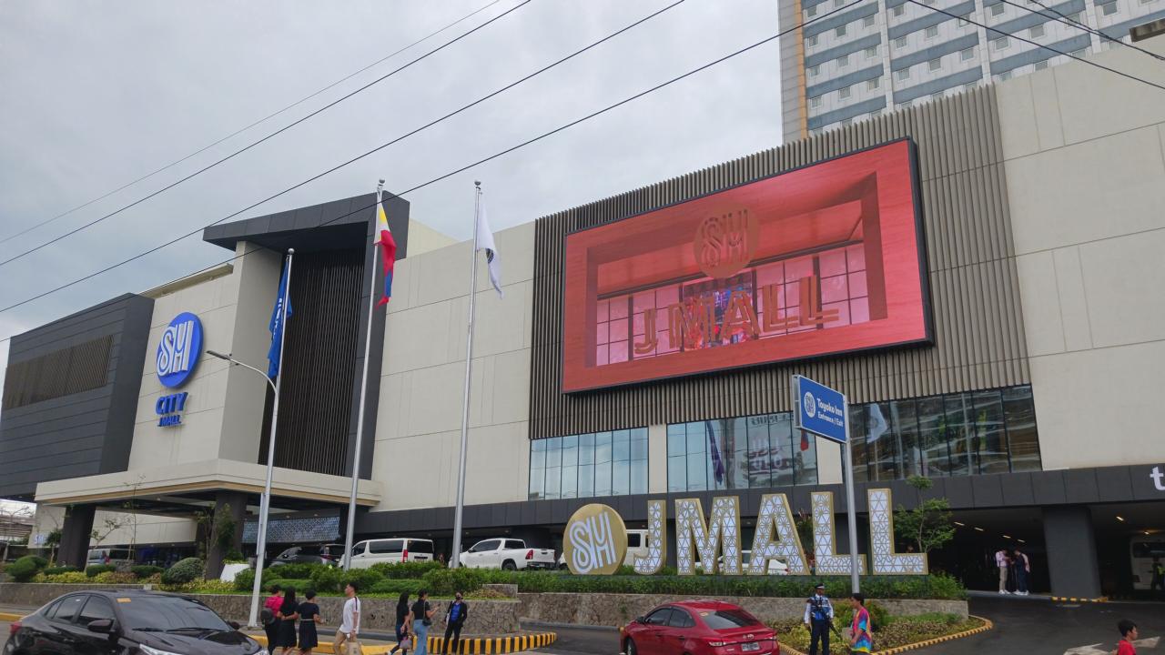 J Centre Mall