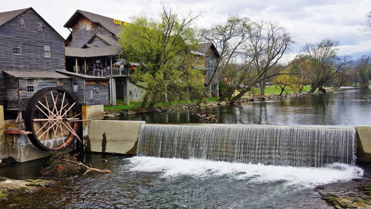 History - Pigeon Forge