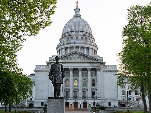 Explore the architectural beauty of the Capitol
